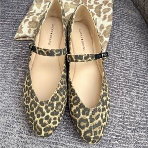 Lucky Brand Cyrena Animal Print flats Size 8 BNWT